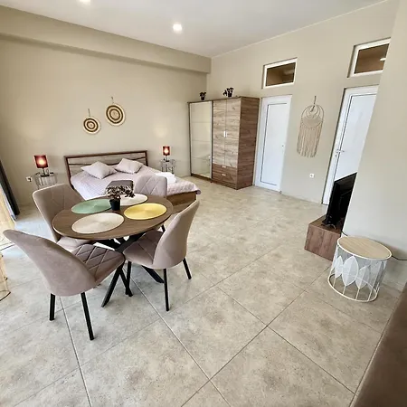 Nm מלון דירות 4*